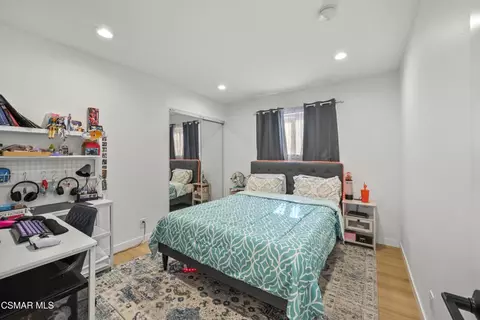 Bedroom - 3066 Apache Cir, Thousand Oaks, CA 91360 photo 3 of 7