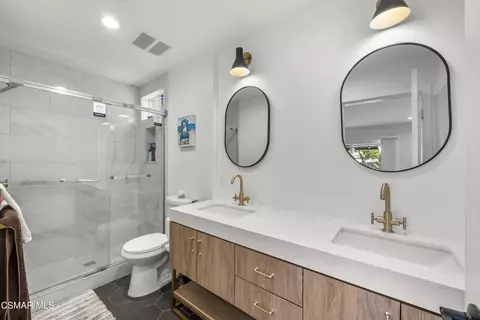 Bath - 3066 Apache Cir, Thousand Oaks, CA 91360 photo 2 of 3