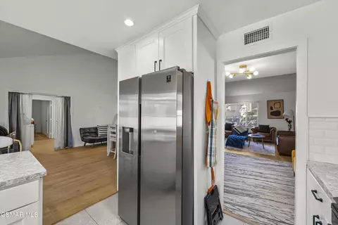 Entry Way - 3066 Apache Cir, Thousand Oaks, CA 91360 photo 1 of 1