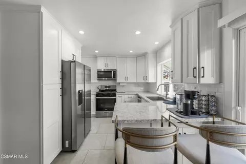 Kitchen - 3066 Apache Cir, Thousand Oaks, CA 91360 photo 1 of 3