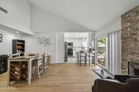 Dining - 3066 Apache Cir, Thousand Oaks, CA 91360 photo 3 of 3