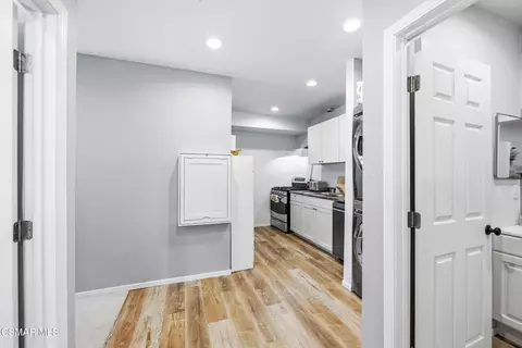 Entry Way - 1314 Gonzales Rd, Simi Valley, CA 93063 photo 6 of 7