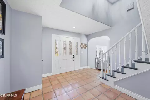Entry Way - 1314 Gonzales Rd, Simi Valley, CA 93063 photo 5 of 7