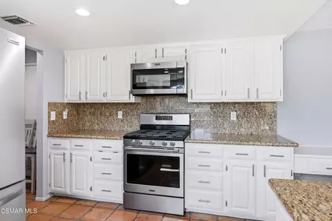 Kitchen - 1314 Gonzales Rd, Simi Valley, CA 93063 photo 5 of 7