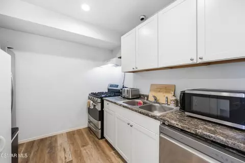 Kitchen - 1314 Gonzales Rd, Simi Valley, CA 93063 photo 7 of 7
