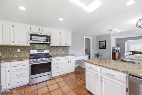 Kitchen - 1314 Gonzales Rd, Simi Valley, CA 93063 photo 2 of 7
