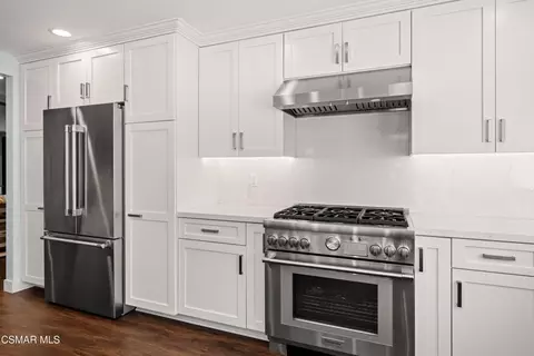 Kitchen - 5396 Diane St, Simi Valley, CA 93063 photo 6 of 7