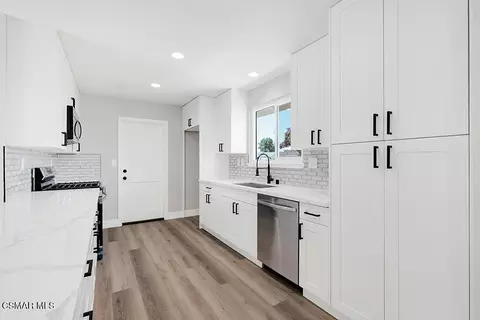 Kitchen - 1548 Wallace St, Simi Valley, CA 93065 photo 2 of 4