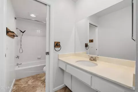 Bath - 586 Durango Ct, Camarillo, CA 93010 photo 4 of 5
