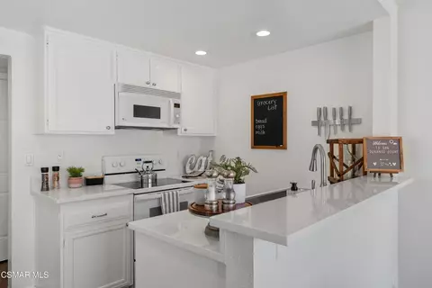 Kitchen - 586 Durango Ct, Camarillo, CA 93010 photo 2 of 4