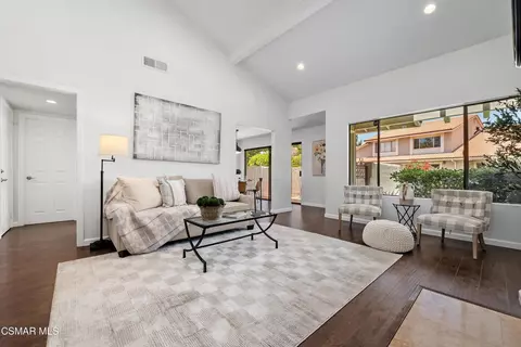 Living - 586 Durango Ct, Camarillo, CA 93010 photo 3 of 7