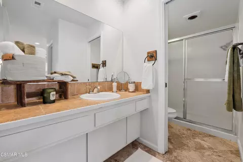 Bath - 586 Durango Ct, Camarillo, CA 93010 photo 2 of 5