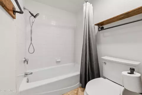 Bath - 586 Durango Ct, Camarillo, CA 93010 photo 5 of 5