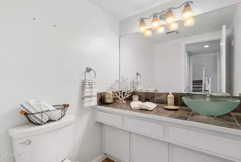 Bath - 586 Durango Ct, Camarillo, CA 93010 photo 1 of 5