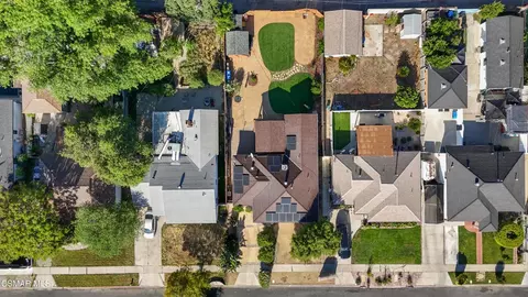 View/Area - 7039 Sylvia Ave, Reseda, CA 91335 photo 6 of 7