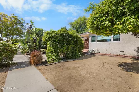 Exterior - 7039 Sylvia Ave, Reseda, CA 91335 photo 4 of 10