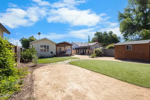 Exterior - 7039 Sylvia Ave, Reseda, CA 91335 photo 8 of 10