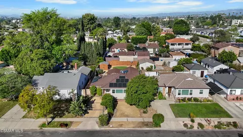 View/Area - 7039 Sylvia Ave, Reseda, CA 91335 photo 4 of 7