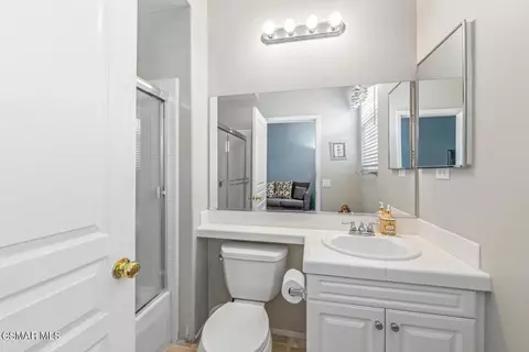 Bath - 239 Chantilly Cir, Simi Valley, CA 93065 photo 2 of 3