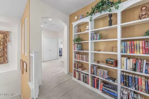 Entry Way - 239 Chantilly Cir, Simi Valley, CA 93065 photo 3 of 4