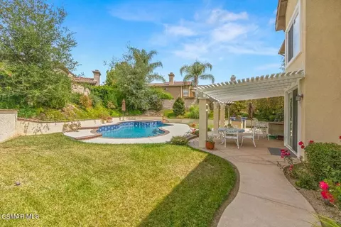 Exterior - 239 Chantilly Cir, Simi Valley, CA 93065 photo 3 of 6