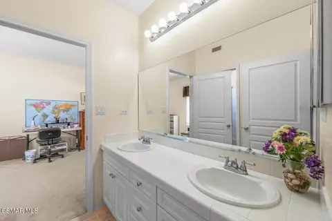 Bath - 239 Chantilly Cir, Simi Valley, CA 93065 photo 3 of 3