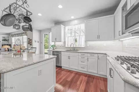 Kitchen - 239 Chantilly Cir, Simi Valley, CA 93065 photo 3 of 5