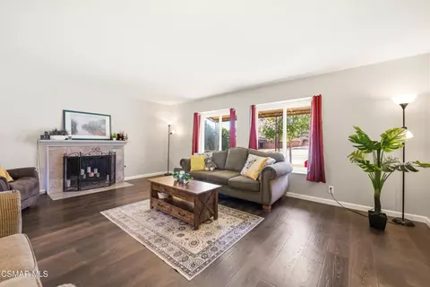 Living - 6524 Menlo St, Simi Valley, CA 93063 photo 2 of 3