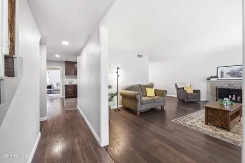Entry Way - 6524 Menlo St, Simi Valley, CA 93063 photo 1 of 2