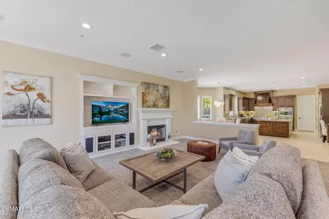 Living - 12376 Palmer Dr, Moorpark, CA 93021 photo 2 of 2