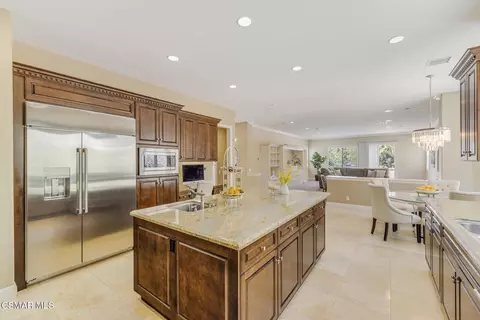 Kitchen - 12376 Palmer Dr, Moorpark, CA 93021 photo 5 of 6