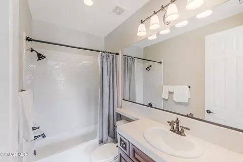 Bath - 12376 Palmer Dr, Moorpark, CA 93021 photo 7 of 8