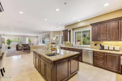 Kitchen - 12376 Palmer Dr, Moorpark, CA 93021 photo 4 of 6