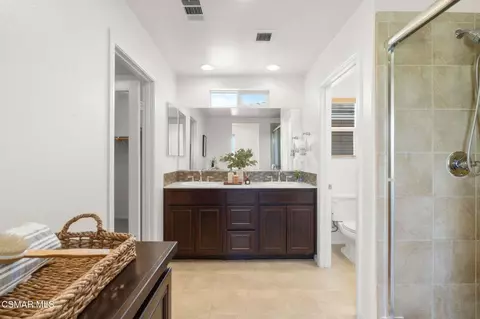 Entry Way - 3458 N Oxnard Blvd, Oxnard, CA 93036 photo 6 of 7