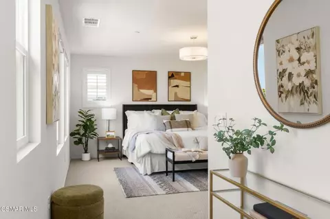 Bedroom - 3458 N Oxnard Blvd, Oxnard, CA 93036 photo 1 of 8