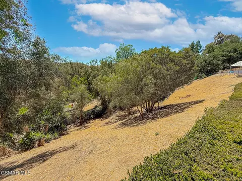 Exterior - 1351 Rambling Rd, Simi Valley, CA 93065 photo 19 of 22