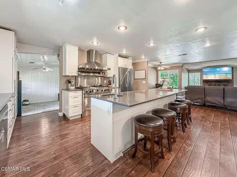 Kitchen - 1351 Rambling Rd, Simi Valley, CA 93065 photo 4 of 9