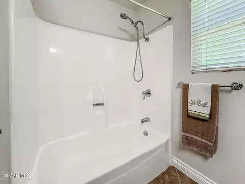 Bath - 1351 Rambling Rd, Simi Valley, CA 93065 photo 5 of 8