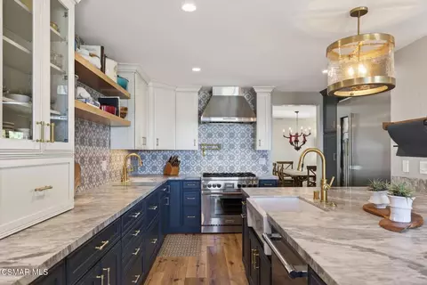 Kitchen - 818 Caliente Ln, Ventura, CA 93001 photo 7 of 15