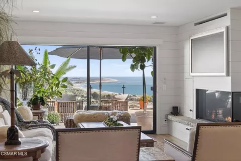 Living - 818 Caliente Ln, Ventura, CA 93001 photo 4 of 6