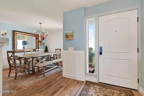 Entry Way - 818 Caliente Ln, Ventura, CA 93001 photo 3 of 5
