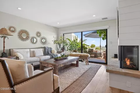 Living - 818 Caliente Ln, Ventura, CA 93001 photo 6 of 6