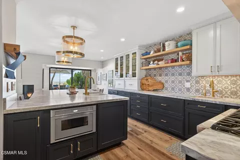 Kitchen - 818 Caliente Ln, Ventura, CA 93001 photo 6 of 15