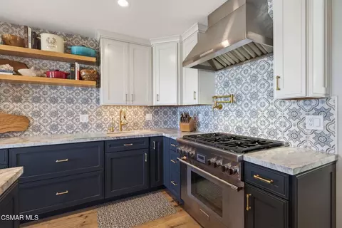 Kitchen - 818 Caliente Ln, Ventura, CA 93001 photo 8 of 15