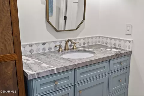 Bath - 818 Caliente Ln, Ventura, CA 93001 photo 11 of 12