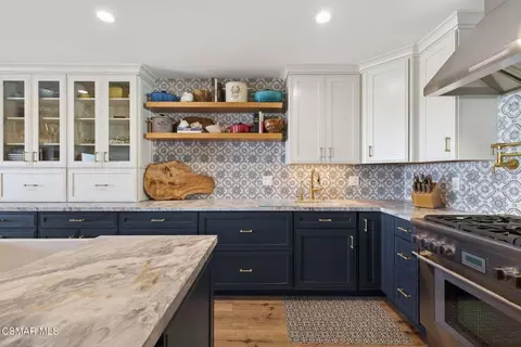 Kitchen - 818 Caliente Ln, Ventura, CA 93001 photo 12 of 15