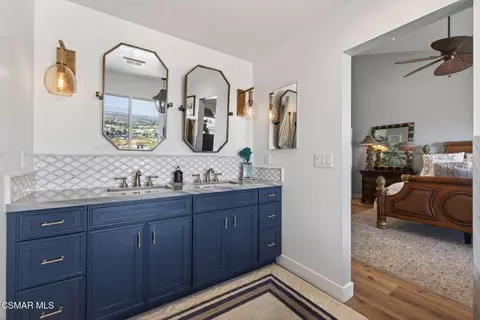 Bath - 818 Caliente Ln, Ventura, CA 93001 photo 8 of 12