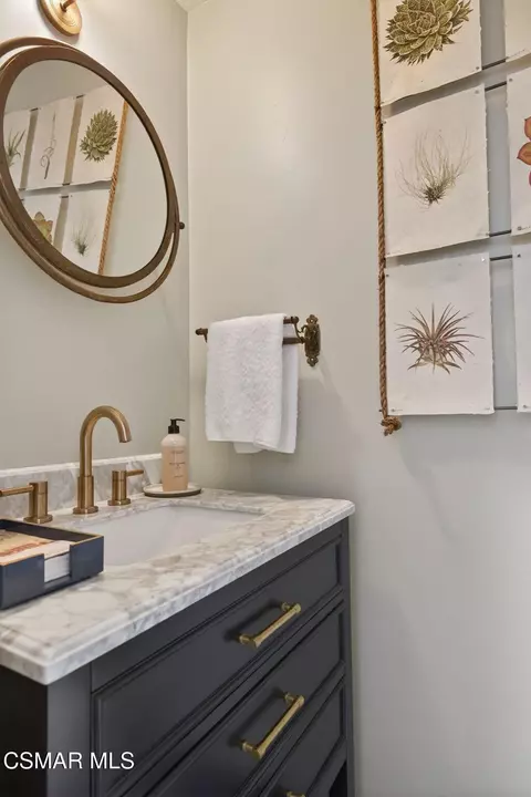 Bath - 818 Caliente Ln, Ventura, CA 93001 photo 1 of 12