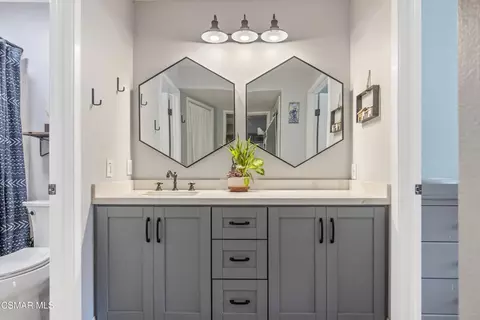 Bath - 1253 Tivoli Ln #29, Simi Valley, CA 93065 photo 1 of 2
