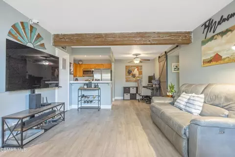 Living - 1253 Tivoli Ln #29, Simi Valley, CA 93065 photo 2 of 2